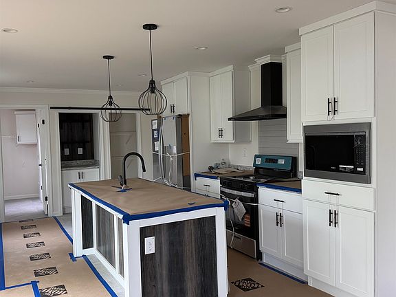 3rd image of 19 WEST Lane