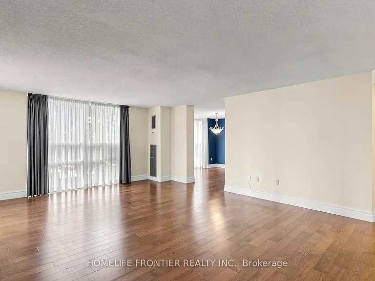 131 Beecroft Rd #203 — Photo 10