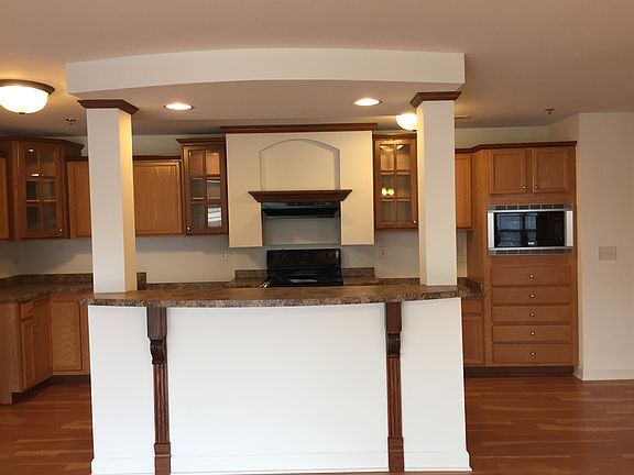 5th image of 920 Marquette Ave Unit 206