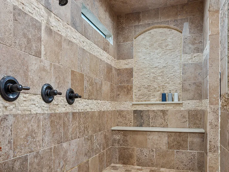 8464 Spicewood Springs Rd — Photo 32