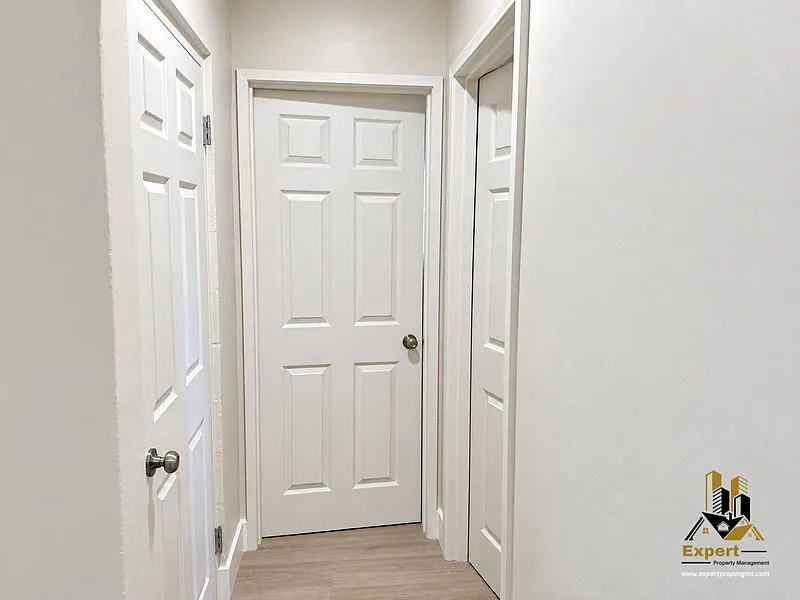 2 bed, 1.0 bath, $2,195 — Photo 4