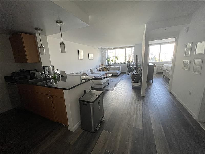 1st image of 229 Chrystie St APT 517