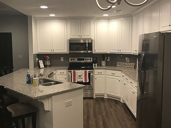 4th image of 63 Pine Grove Ln