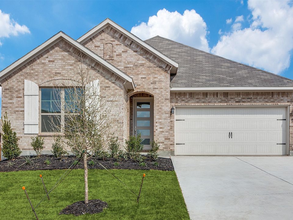 1st image of 533 Hillcrest Cir