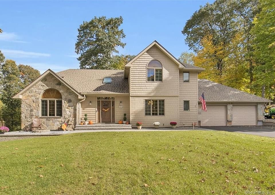 1st image of 301 Tallwood Drive
