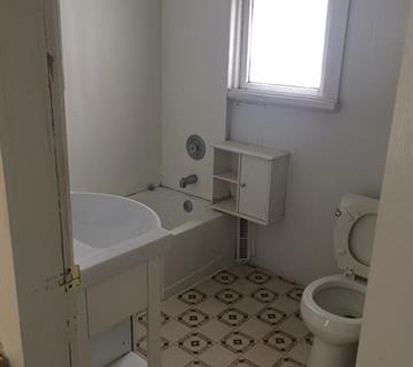 1st image of 808 Jefferson 1/2 St