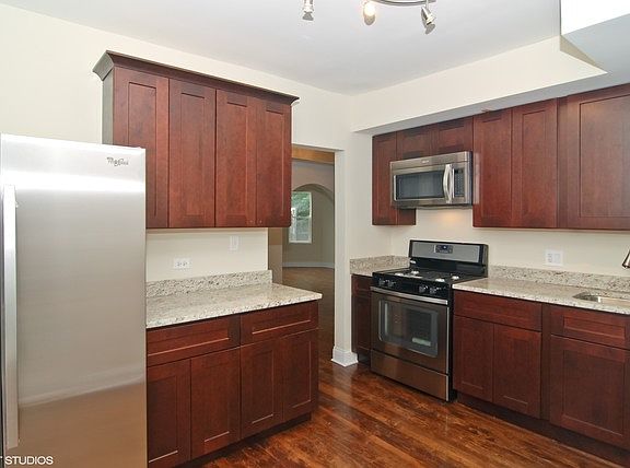 3rd image of 804 S 15th Ave APT 2F