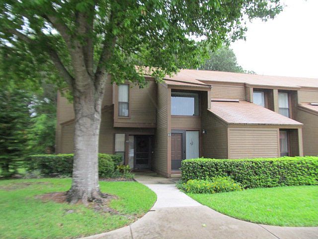 1st image of 44 Oxford Ln