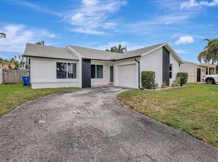 11831 NW 38th Pl, Sunrise, FL 33323