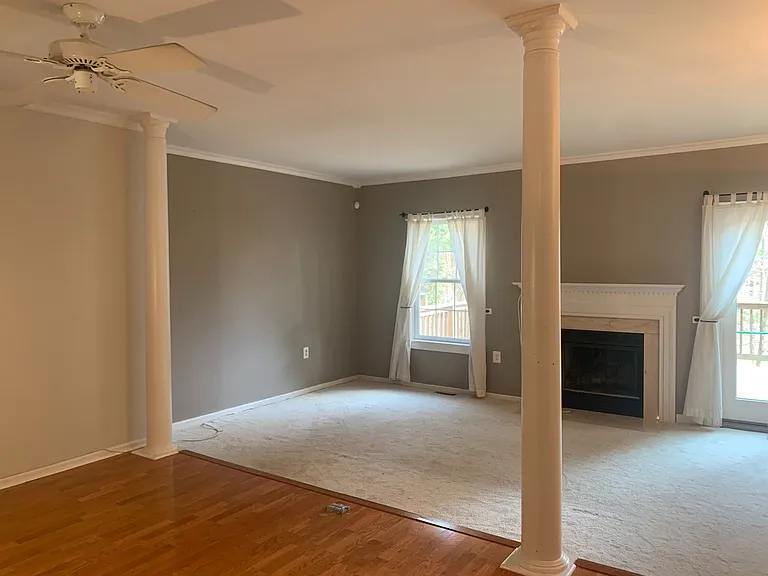 19117 Grotto Ln — Photo 3