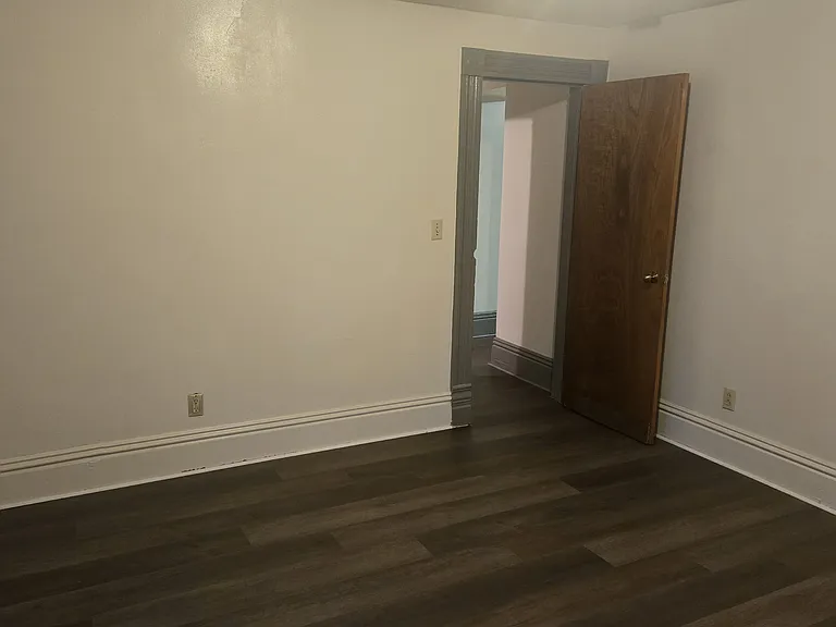 420 S Lucas St #6 — Photo 10