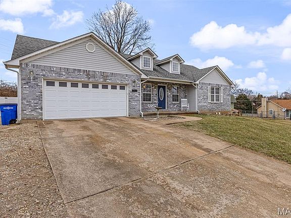 2nd image of 609 Meadowbrook Ct