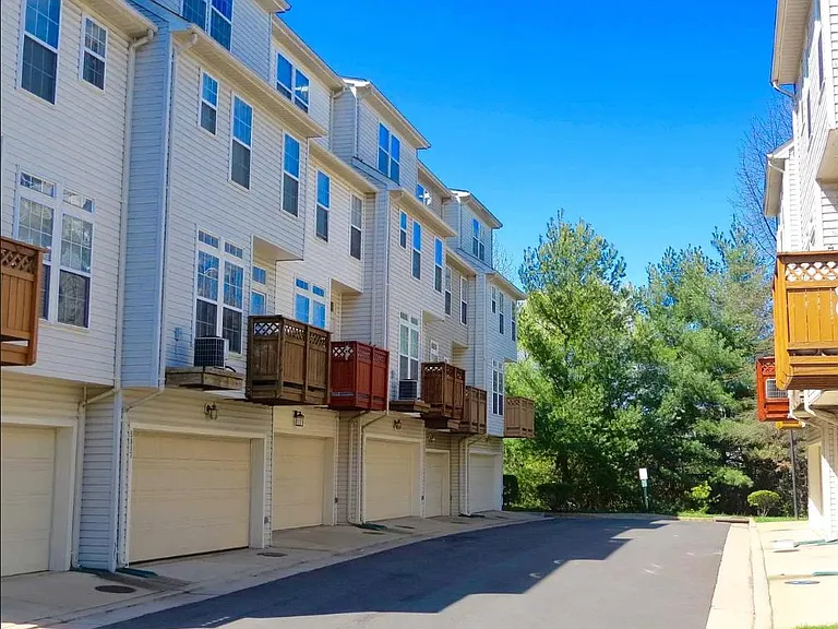5806 Pearson Ln — Photo 21