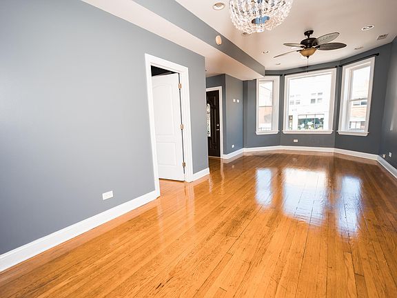 5th image of 2943 W Montrose Ave #1