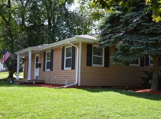 1004 Cole Creek Dr, Omaha, NE 68114