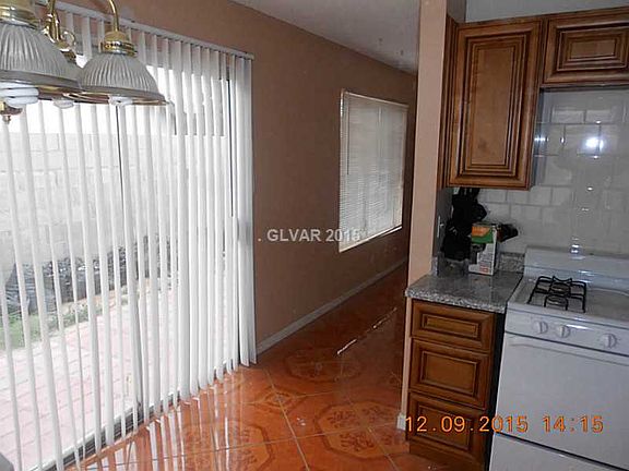 4th image of 4343 Pinegrove St