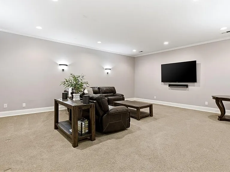 6335 Howell Cobb Ct — Photo 32