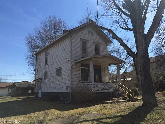 2nd image of 1041 Parrish St