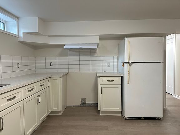 3rd image of 122 Sanderling Cres