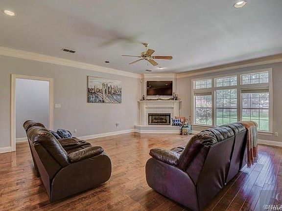 4th image of 1142 Kelliwood Dr