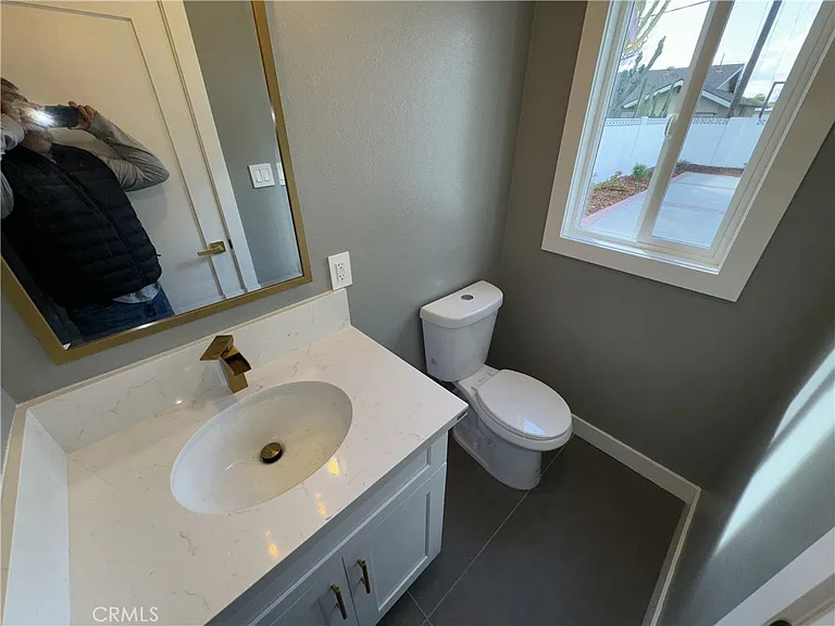213 N Royal Pl — Photo 10