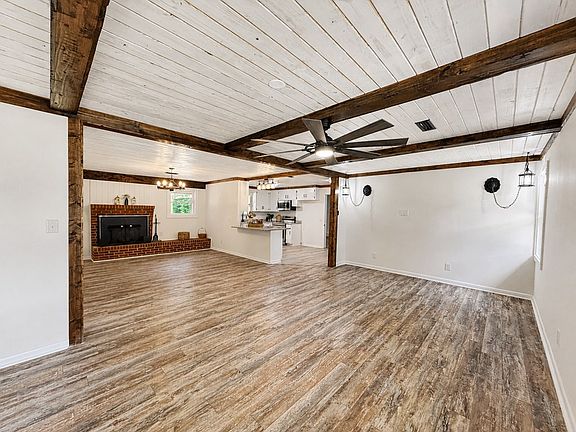 3rd image of 4217 Headland Ave