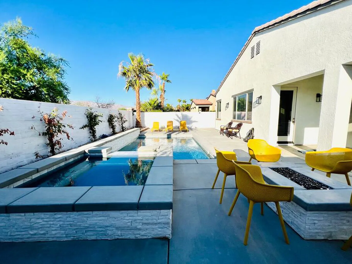4 Bed Family Villa - pool/spa/bbq/fire pit — Photo 1