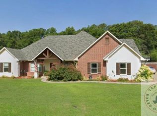 51 Silverhill Dr, Texarkana, TX 75503