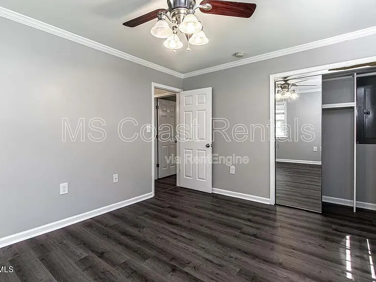 6823 Mescalero Dr — Photo 13