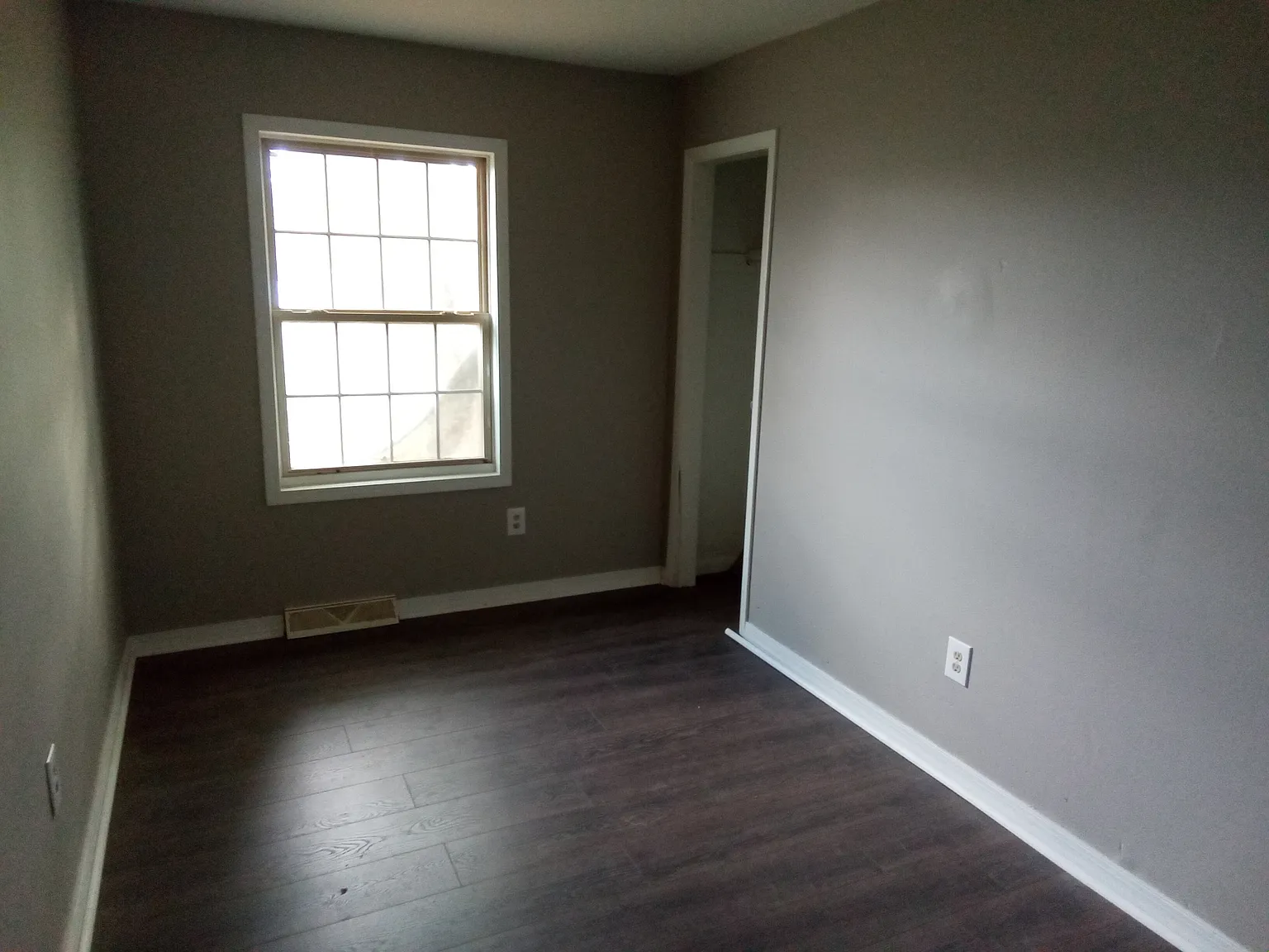 3 bed, 825 sqft, $1,500 — Photo 2
