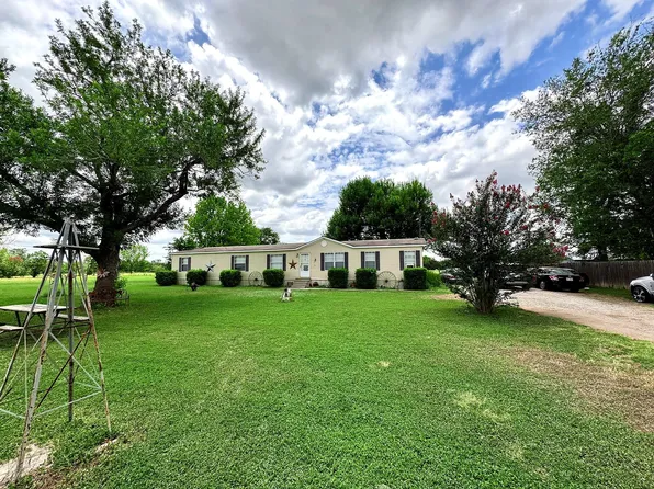 2303 Webberwood Dr, Webberville, TX 78621