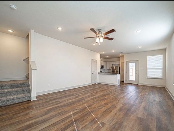 2nd image of 7608 Magnolia Vlg Unit 102