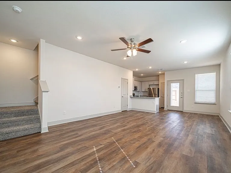 7608 Magnolia Vlg #102 — Photo 2