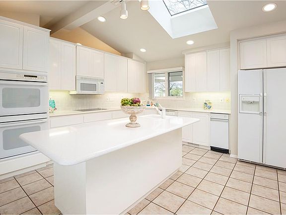 3rd image of 8772 Gatewood Dr