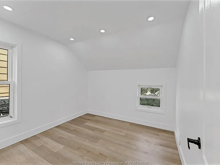 1245 Giles Blvd E — Photo 17