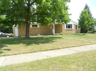 1201 Chateau Dr, Dayton, OH 45429