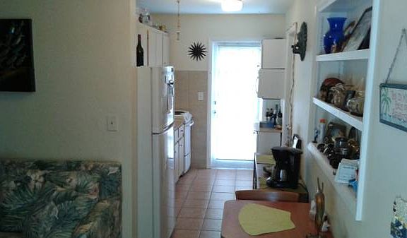 3rd image of 185 25th Street Ocean #B