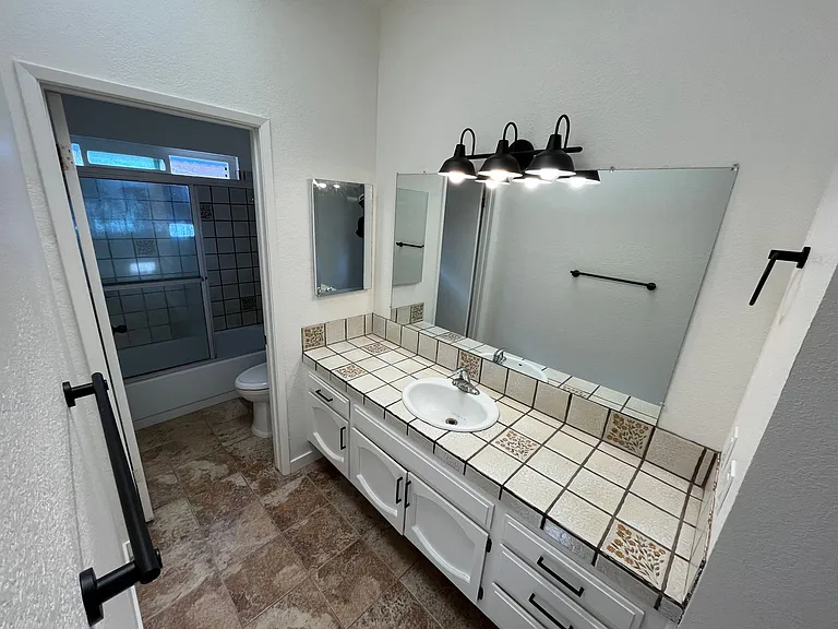501 E Cabo San Lucas Cir #B — Photo 5