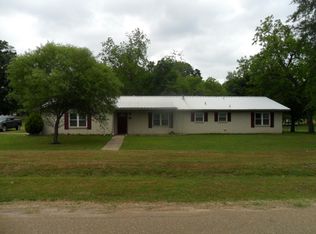 301 Miller St, Queen City, TX 75572