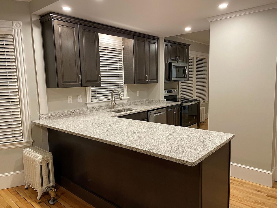 brand new kitchen w/granite