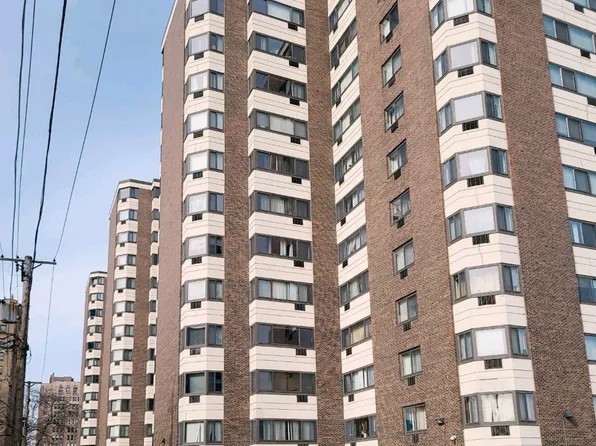 7337 S South Shore Dr APT 1231, Chicago, IL 60649
