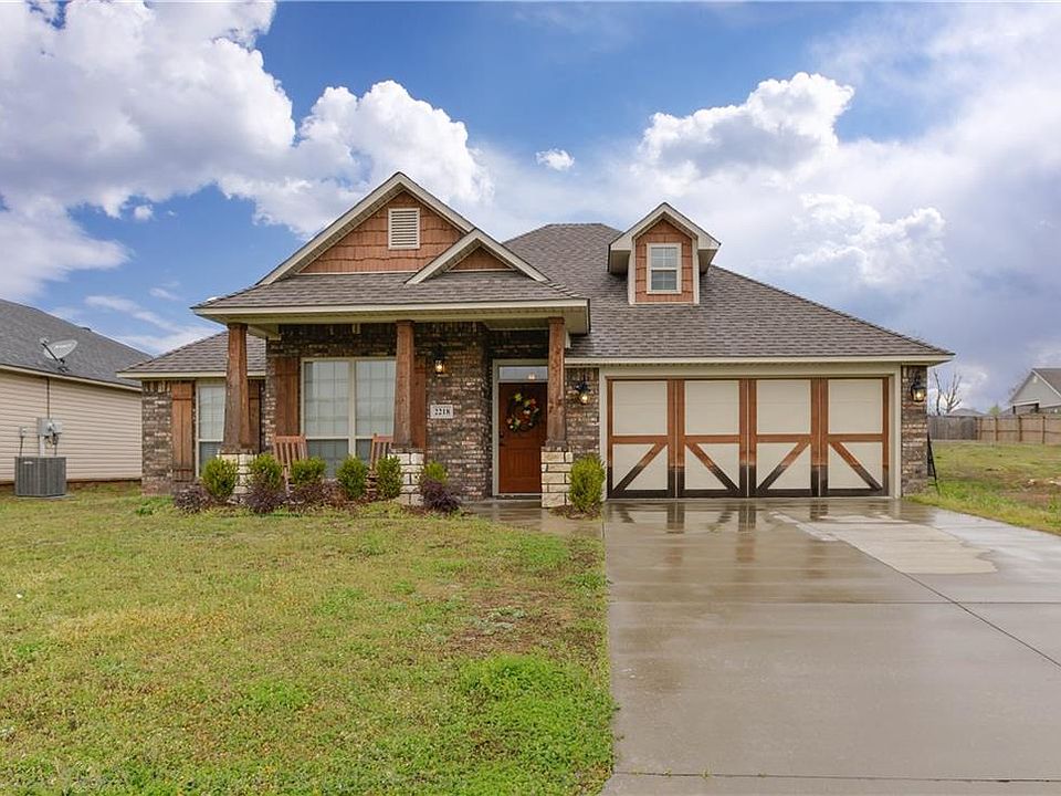 1st image of 2218 Regency Ln