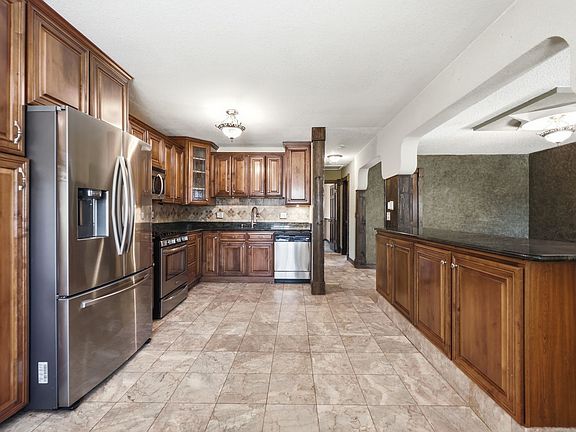 4th image of 3137 W 20th Ave