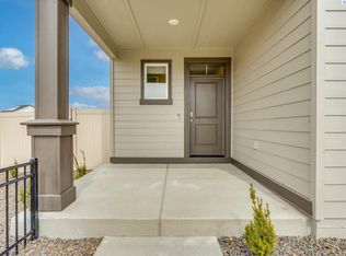 8072 Ranchland Ln, West Richland, WA 99353