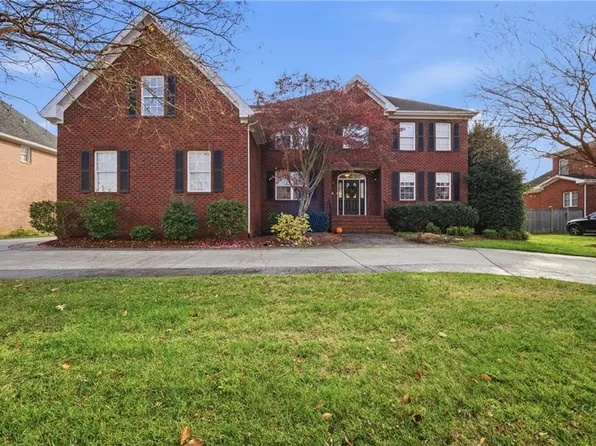 844 Greenfield Ln, Chesapeake, VA 23322