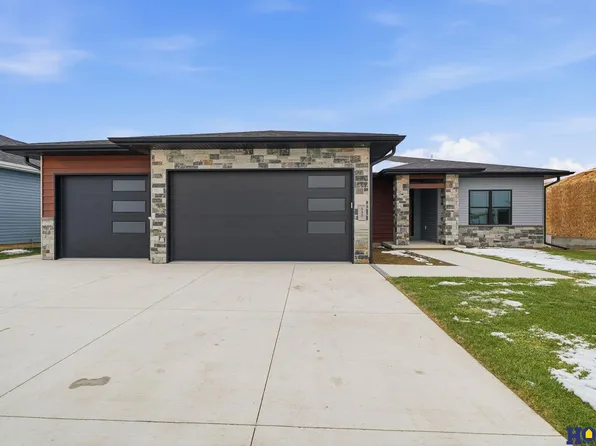 535 N 106th St, Lincoln, NE 68527