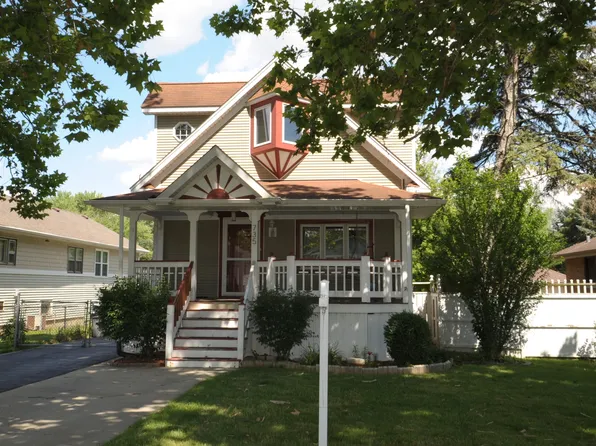 735 S Oakland Ave, Villa Park, IL 60181