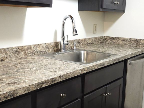 3rd image of 4 Village Rock Ln APT 4