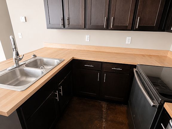 3rd image of 115 W Magnolia St #5