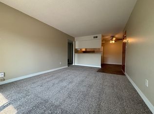 5907 Reeds Rd #5911303, Mission, KS 66202